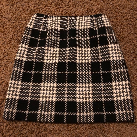 Eddie Bauer Dresses & Skirts - Eddie Bauer Black Gray Wool Plaid Skirt 6